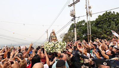 Fiéis celebram dia de Nossa Senhora do Monte Serrat em Santos, SP; FOTOS