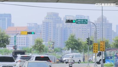 台中東興.建國路口難左轉 直擊轉彎車慘卡路中