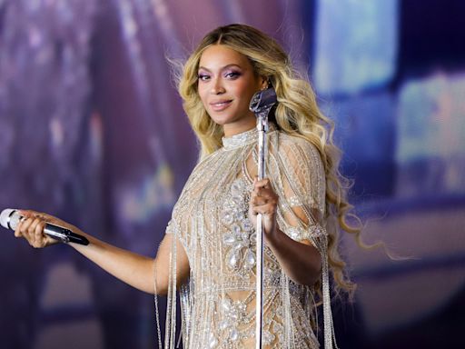Beyoncé’s New It Bag Doesn’t Look Like a Bag at All
