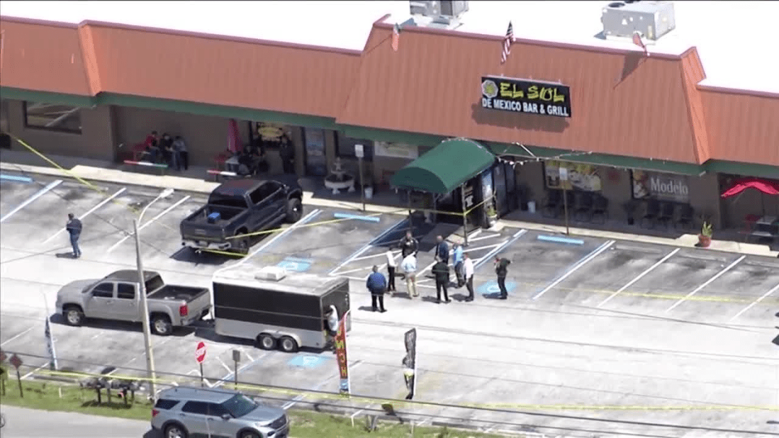 LIVE: 2 shot at Mexican restaurant in Hernando County, deputies say