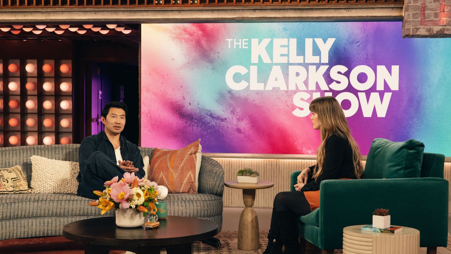 'Kelly Clarkson Show' Fans Side With Simu Liu After He Calls Out the Host on TV