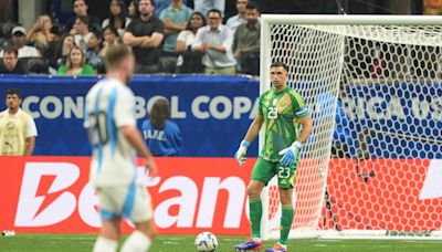 Emiliano Dibu Martínez: el guardián carismático de la selección argentina