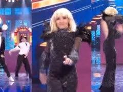 Lorella Cuccarini ed Emanuel Lo si sono trasformati in Raffaella Carrà e Michael Jackson nel Serale di Amici 23