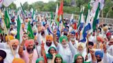 Farmers march to MP Aujla’s residence, submit memorandum to family members