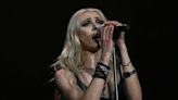 Taylor Momsen é mordida por morcego em show de turnê do AC/DC: 'Devo ser uma bruxa'