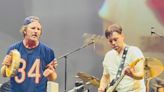 La historia del chileno que se subió a tocar con Pearl Jam en Barcelona: “Lo disfruté mucho” - La Tercera