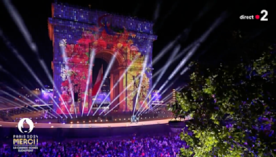 ...On est en train d’assister au premier concert de l’histoire sans chanteur", "Clôturer comme ça, quelle honte", "Le public qui hue de déception" : les internautes fustigent un concert final décevant pour les JO 2024