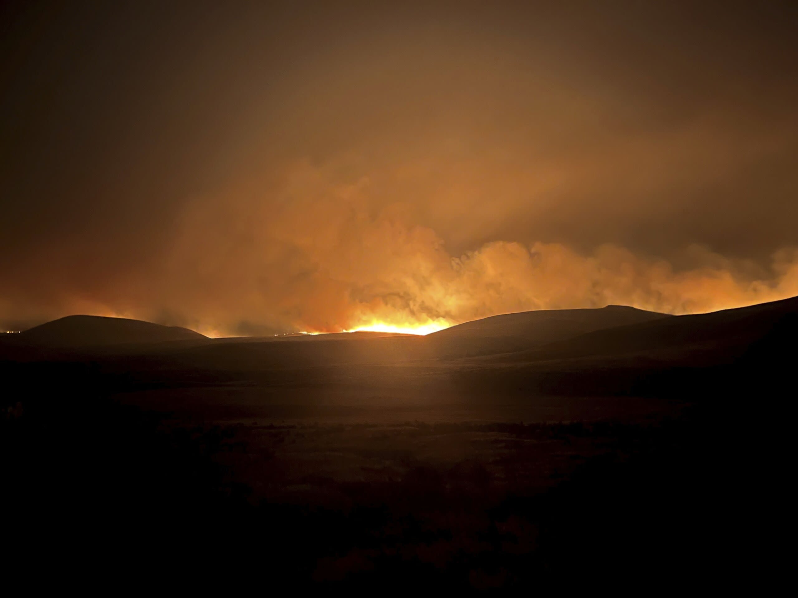 Wildfire smoke chokes parts of Canada and western US, with some areas under air quality alerts - WTOP News