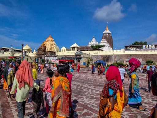 How to reach Jagannath Temple in Puri from Bhubaneswar?