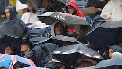 Swimming practice for men's triathlon in doubt amid heavy rain