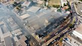 Comerciantes devem recomeçar lojas no estacionamento de shopping destruído por incêndio em Cuiabá