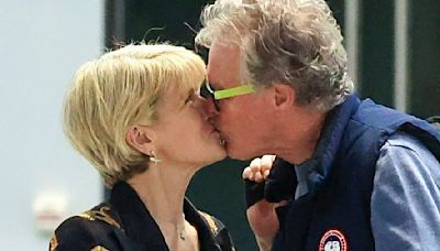 Julie Bishop packs on the PDA with new romance Stephen Gray