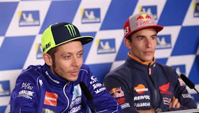 Valentino Rossi ci va giù pesante: la frase per Bagnaia è un’altra stoccata a Marquez?