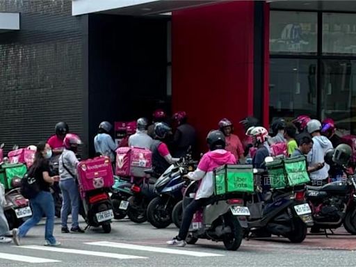 震後花蓮麥當勞剩1分店可外送！ 外送員「等餐包圍」成奇觀