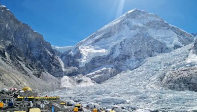 Cementerio en el Everest: deshielo arroja a la luz cientos de escaladores muertos