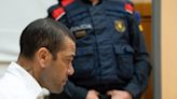 La condena que deberá cumplir Dani Alves tras ser declarado culpable de abuso sexual en España - La Tercera