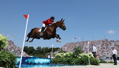 US qualifies for team show jumping final, blood rule knocks Brazil out