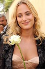 Nora Arnezeder