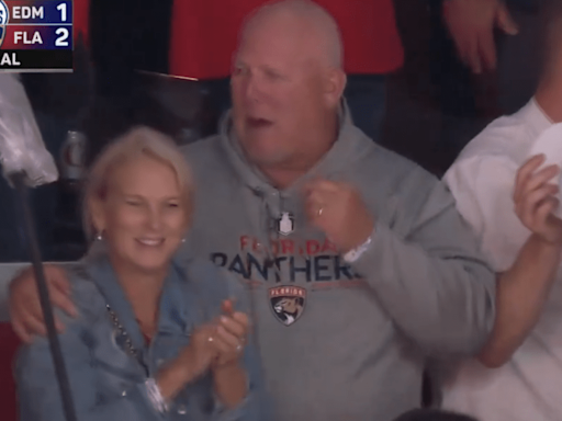 See the moment Keith Tkachuk finally lifted the Stanley Cup after the Florida Panthers won Game 7