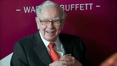 Warren Buffett donates again to the Gates Foundation but will cut the charity off after his death