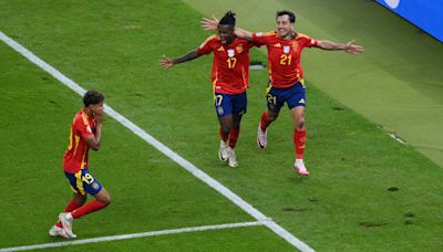 Mikel Oyarzabal pasa a la historia dándole a España su cuarta Eurocopa