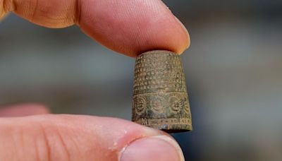 Thimbles, clay pipes and rat bones found in pub dig