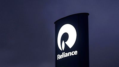 India’s Reliance Tries to Sell US Oil as Russian Flows Gain