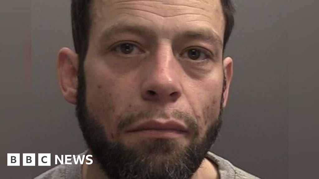 Grimsby burglar who forced his way into victim's home jailed