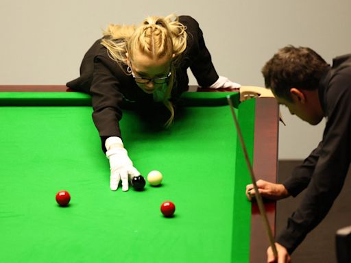 Ronnie O’Sullivan shows ‘unbelievable’ sportsmanship in incident at World Snooker Championship