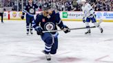 Connor’s record 41st winner leads Jets past Lightning 4-2