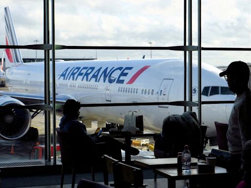 Air France KLM flags hit to summer sales due to the Olympics