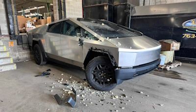 Tesla (Elon Musk) en problemas con la Cybertruck y retirada de 27.000 vehículos