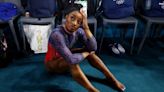 Las quejas de Simone Biles tras perder el oro en la barra de equilibrio: “Deberían callarse” - La Tercera