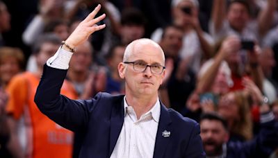 Report: Los Angeles Lakers targeting UConn’s Dan Hurley with ‘massive contract offer’