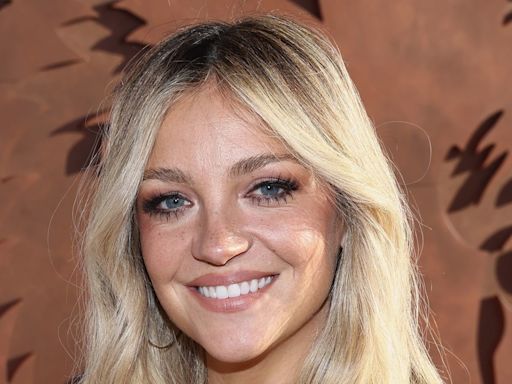 The Bear star Abby Elliott has a famous father – and you'll definitely recognize him