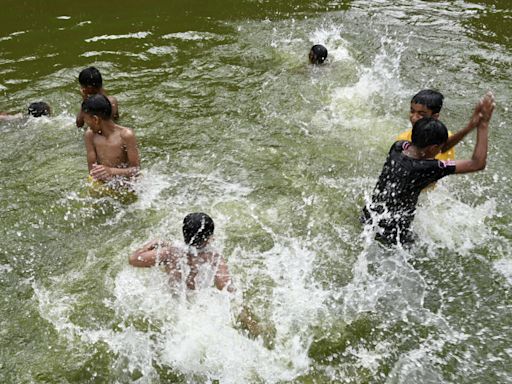 Rezos y asuetos en el sudeste de Asia, agobiado por una ola de calor