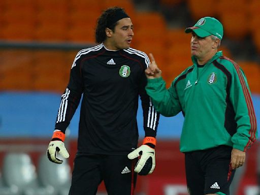 ¿Fuera del Tri? Aficionados retiran a Ochoa con llegada de Javier Aguirre