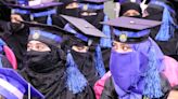Los talibanes ordenan el veto de las mujeres en las universidades de Afganistán