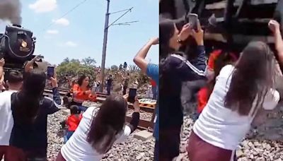 Selfie mortal: trató de sacarse una fotografía con un tren histórico y murió desnucada | Por las redes
