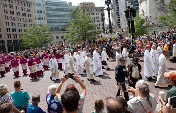 PHOTOS: Massive Eucharistic procession through downtown Indianapolis