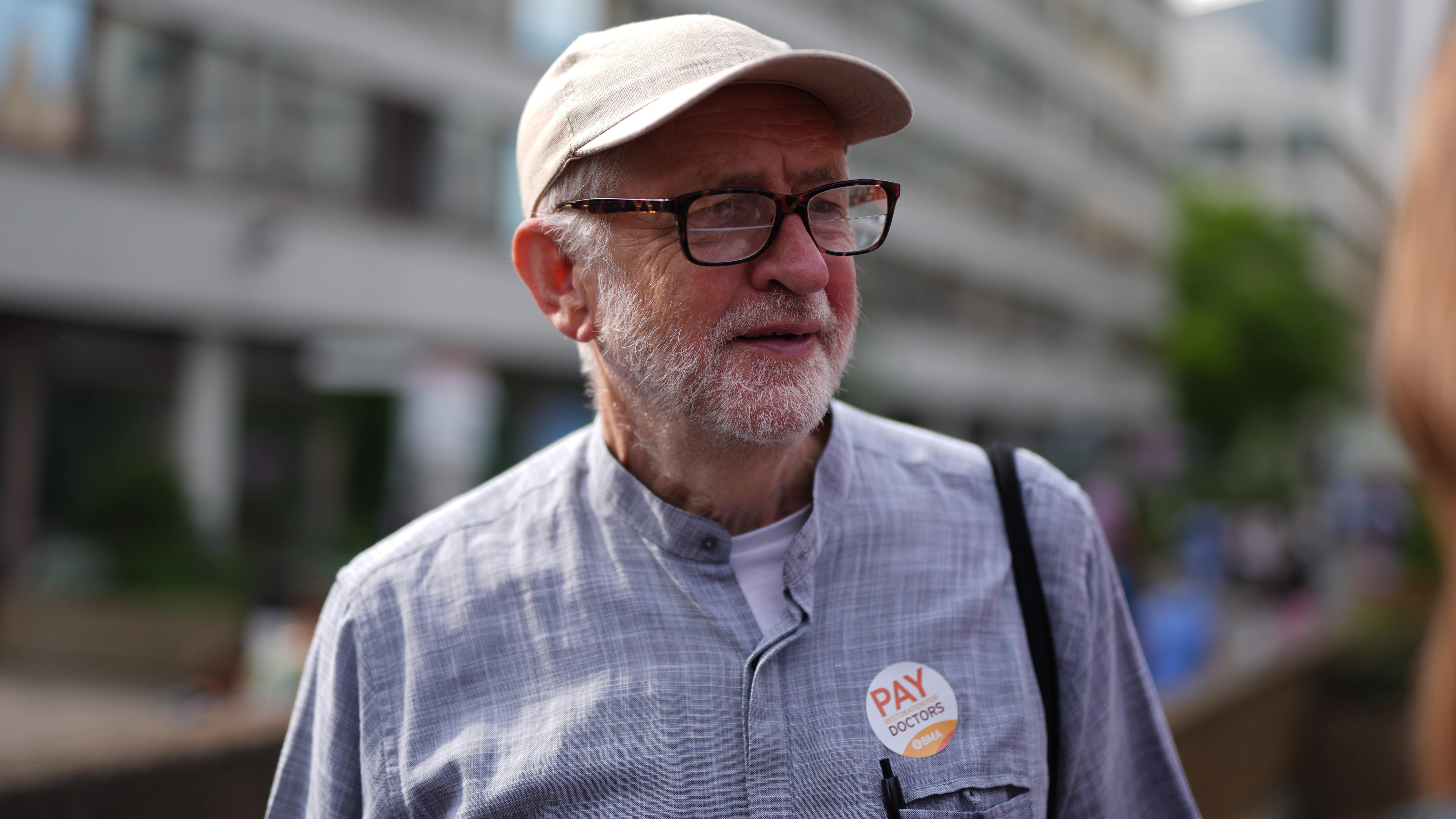 Corbyn talks of ‘new movement capable of challenging stale two-party system’