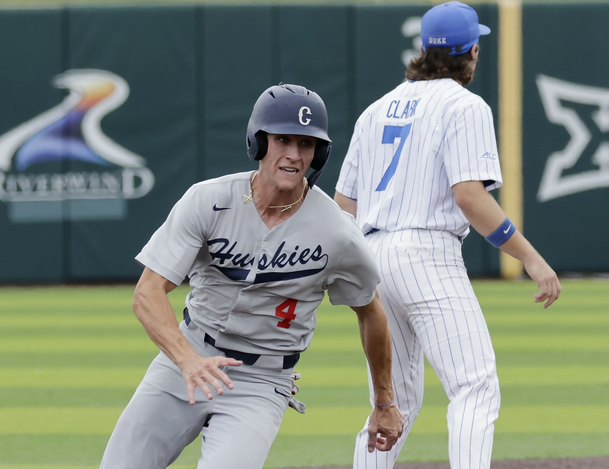 UConn baseball team upsets No. 9 Oklahoma, advances to NCAA Super Regional