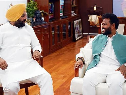 Gurjeet Singh Aujla meets Ram Mohan Naidu, requests to start direct flights from holy city to Nanded, Guwahati, Dharamsala