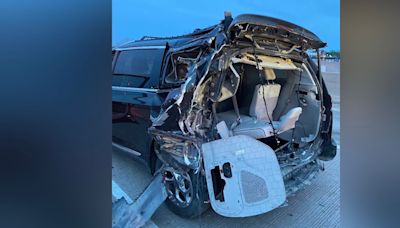 5 injured in crash involving box truck, minivan on Indiana Toll Road