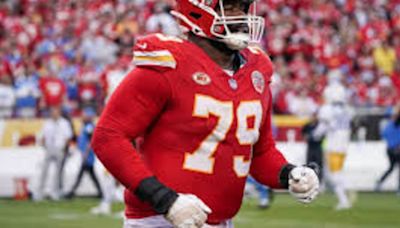 Should Commanders Sign Free Agent LT To Protect Daniels?