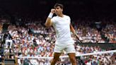 Carlos Alcaraz inicia con éxito la defensa de su corona en Wimbledon