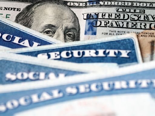 Grant Cardone Predicts New Social Security Retirement Age — Do Experts Agree?