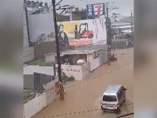 豪雨轟炸！ 台中東勢東坑路傳淹水災情