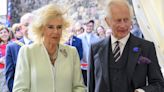 Whisky, Kilt und Regen: Charles und Camilla besuchen Edinburgh Castle