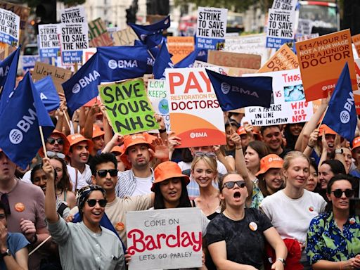 U.K. Government Offers 22% Pay Rise To Striking Public Doctors